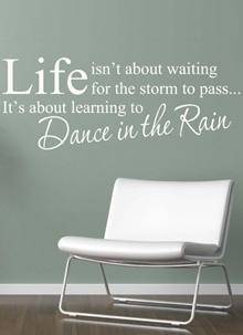 наклейка Танцуй под дождем